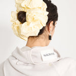 Nackiyé Scrunchy Camelia